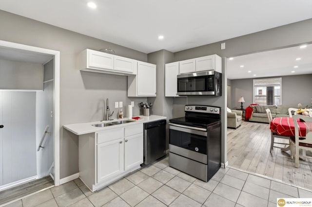 1012 S 22 Street, Omaha, NE 68108