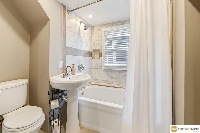 1012 S 22 Street, Omaha, NE 68108