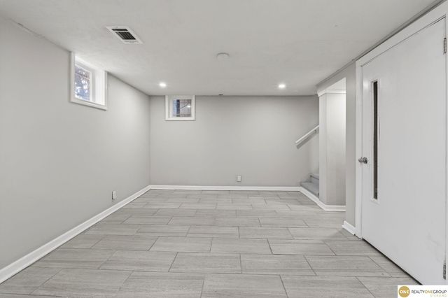 1012 S 22 Street, Omaha, NE 68108