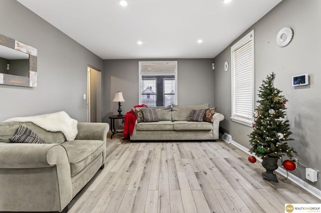 1012 S 22 Street, Omaha, NE 68108