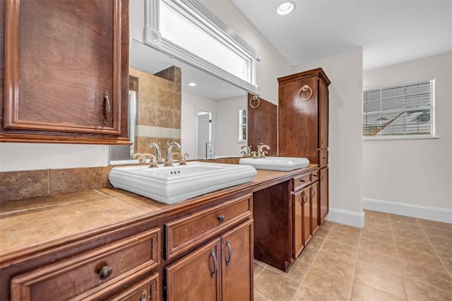 1300 7th Street, Rosenberg, TX 77471