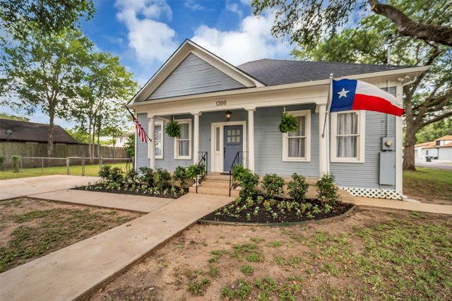 1300 7th Street, Rosenberg, TX 77471