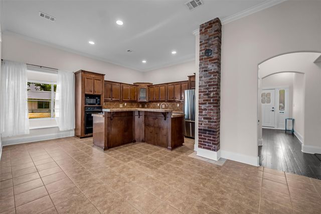1300 7th Street, Rosenberg, TX 77471