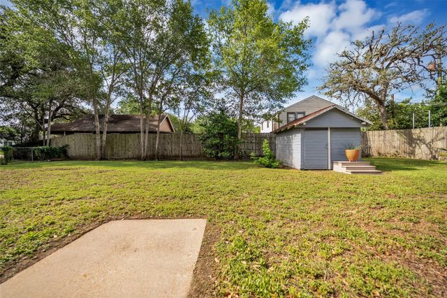1300 7th Street, Rosenberg, TX 77471