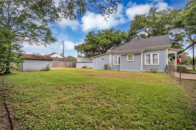 1300 7th Street, Rosenberg, TX 77471