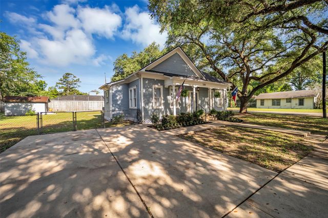 1300 7th Street, Rosenberg, TX 77471