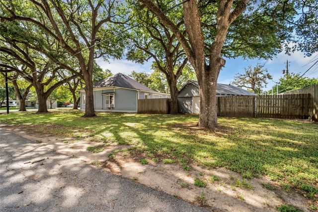 1300 7th Street, Rosenberg, TX 77471