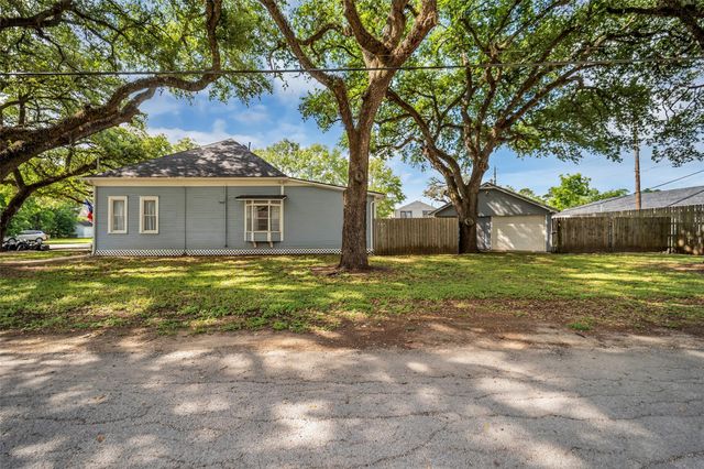 1300 7th Street, Rosenberg, TX 77471