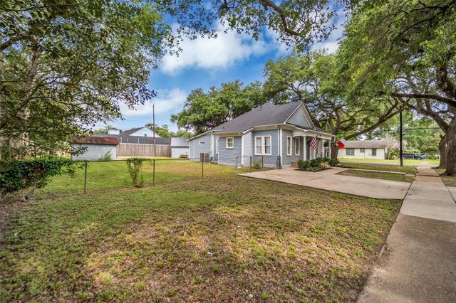 1300 7th Street, Rosenberg, TX 77471