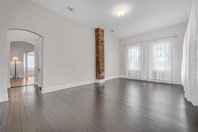 1300 7th Street, Rosenberg, TX 77471
