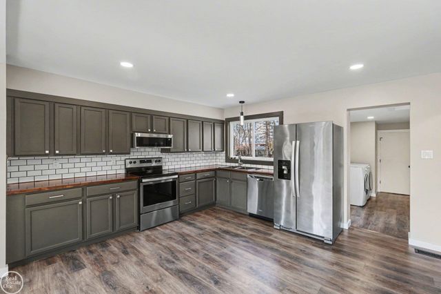 47744 ROLAND Street, Shelby Twp, MI 48317