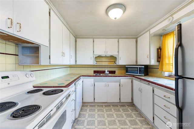 16779 State Route 536, Mount Vernon, WA 98273