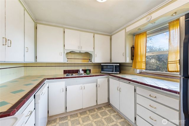 16779 State Route 536, Mount Vernon, WA 98273