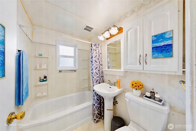 16779 State Route 536, Mount Vernon, WA 98273