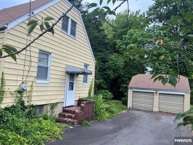 865 Spring Valley Road, Maywood, NJ 07607