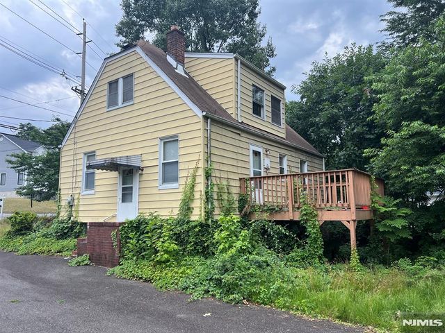 865 Spring Valley Road, Maywood, NJ 07607