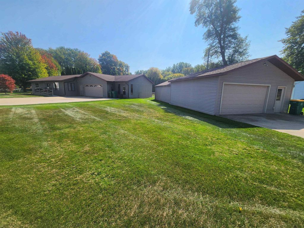 59 Spruce Ridge Road, Bay City, MI 48706