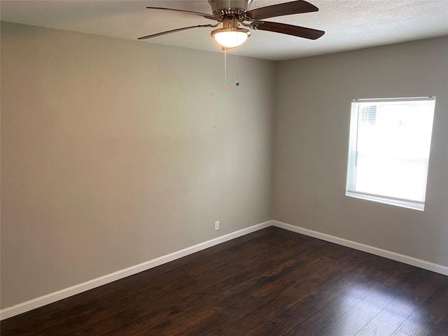 5018 Kenilwood Drive, Houston, TX 77033