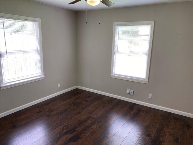 5018 Kenilwood Drive, Houston, TX 77033