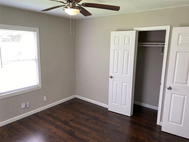 5018 Kenilwood Drive, Houston, TX 77033