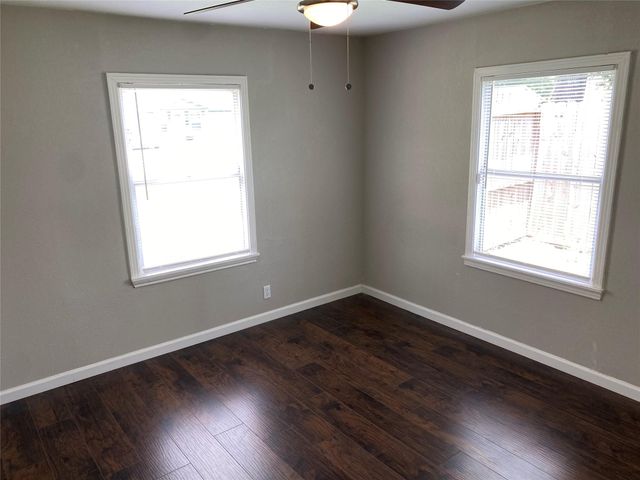 5018 Kenilwood Drive, Houston, TX 77033