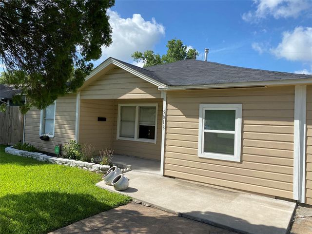 5018 Kenilwood Drive, Houston, TX 77033