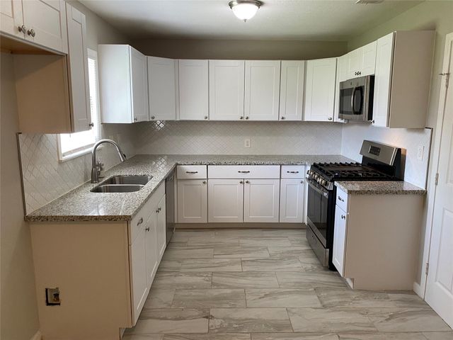 5018 Kenilwood Drive, Houston, TX 77033