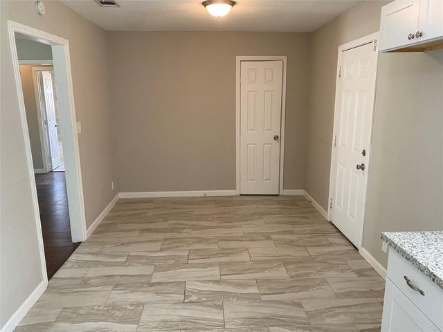 5018 Kenilwood Drive, Houston, TX 77033