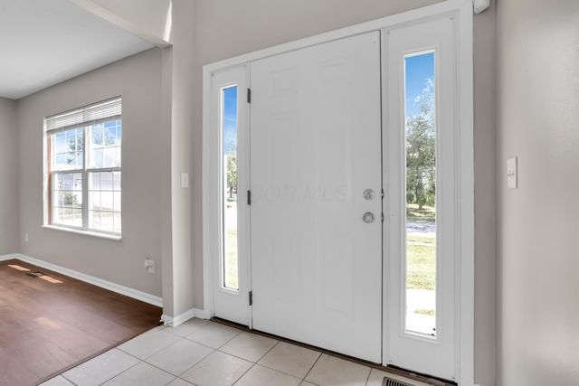 101 Barry Knoll Drive, Pataskala, OH 43062