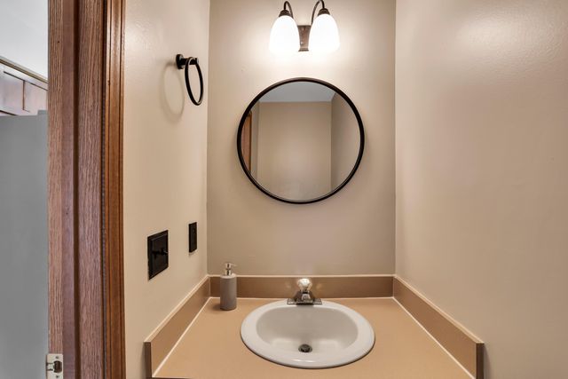 101 Barry Knoll Drive, Pataskala, OH 43062