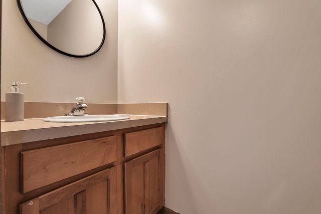 101 Barry Knoll Drive, Pataskala, OH 43062