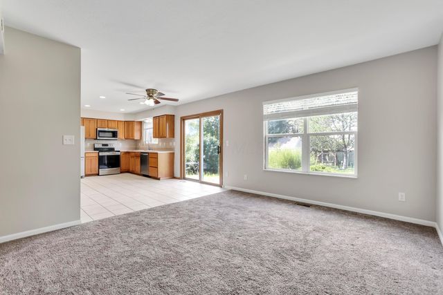 101 Barry Knoll Drive, Pataskala, OH 43062