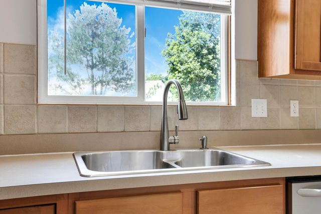 101 Barry Knoll Drive, Pataskala, OH 43062