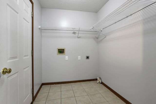 101 Barry Knoll Drive, Pataskala, OH 43062