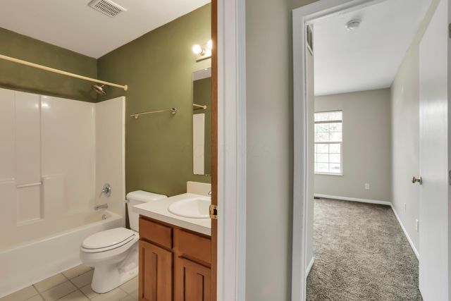 101 Barry Knoll Drive, Pataskala, OH 43062