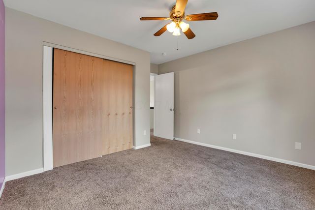 101 Barry Knoll Drive, Pataskala, OH 43062