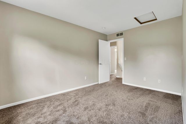 101 Barry Knoll Drive, Pataskala, OH 43062