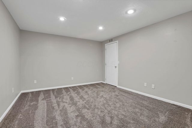 101 Barry Knoll Drive, Pataskala, OH 43062