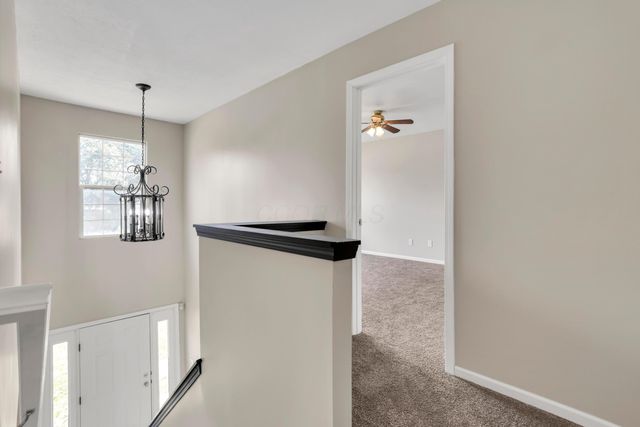 101 Barry Knoll Drive, Pataskala, OH 43062