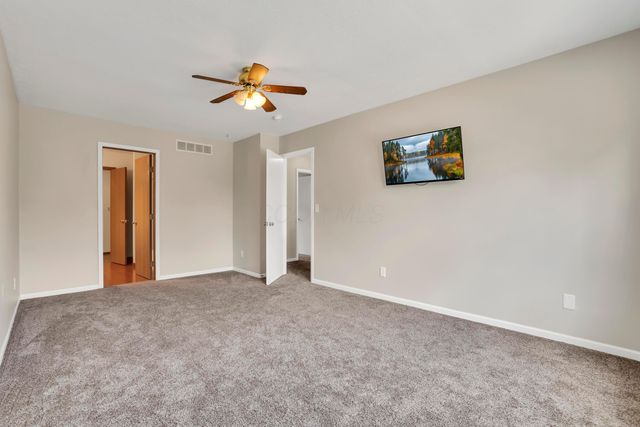 101 Barry Knoll Drive, Pataskala, OH 43062