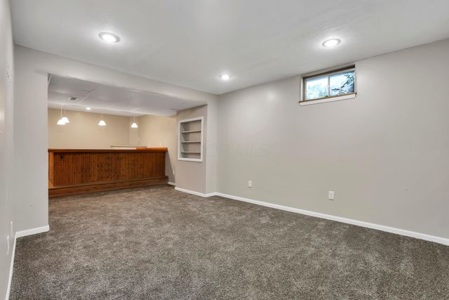 101 Barry Knoll Drive, Pataskala, OH 43062