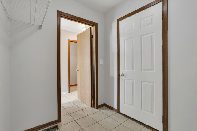 101 Barry Knoll Drive, Pataskala, OH 43062