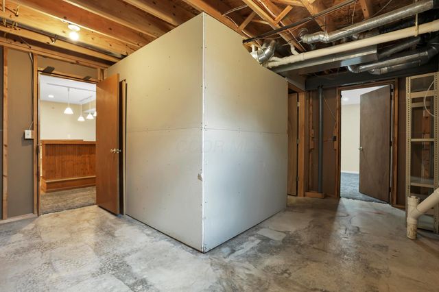 101 Barry Knoll Drive, Pataskala, OH 43062