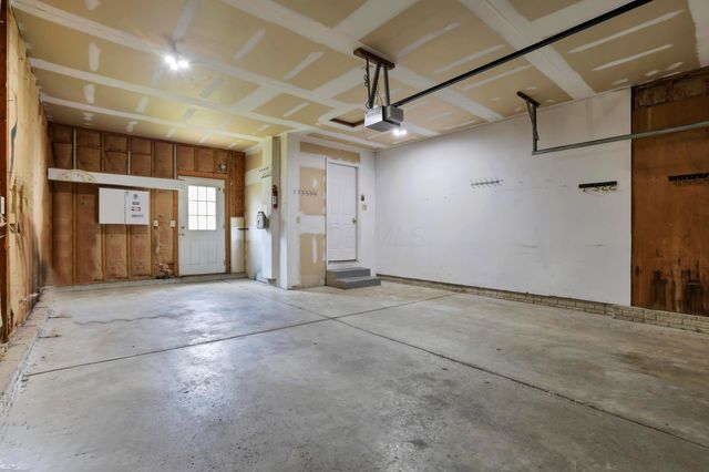 101 Barry Knoll Drive, Pataskala, OH 43062