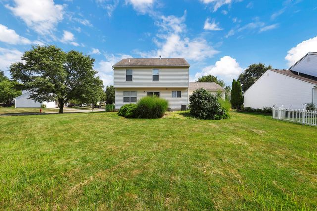 101 Barry Knoll Drive, Pataskala, OH 43062