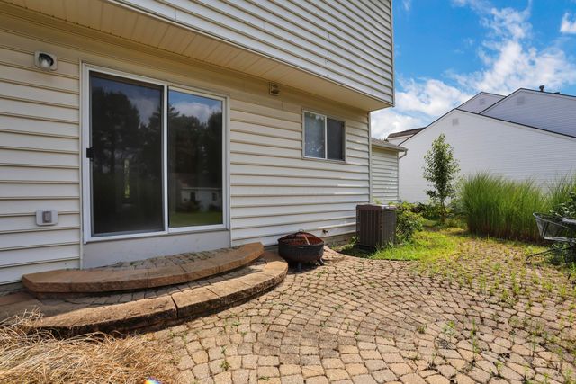 101 Barry Knoll Drive, Pataskala, OH 43062