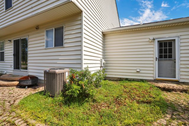 101 Barry Knoll Drive, Pataskala, OH 43062