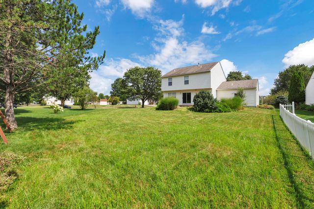 101 Barry Knoll Drive, Pataskala, OH 43062