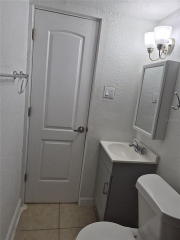 2411 S RAMONA CIRCLE, Tampa, FL 33612