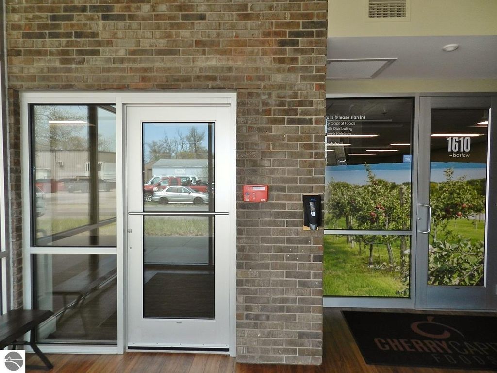 Image 10 of property listing at 1610 Barlow Street # 109, Traverse City, MI 49686